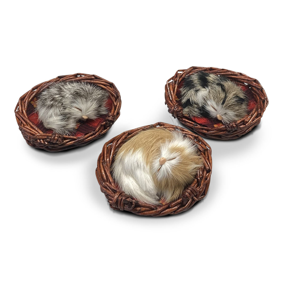 Neuenschwander Felltiere Felltierchen Kätzchen schlafend im Körbli