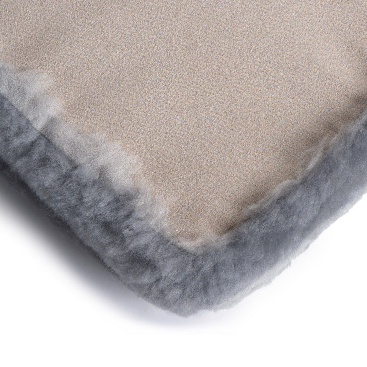 neuenschwander lammfell sitzkissen mit schaumstoff abgefüttert 38x38 silbergrau Rückseite
