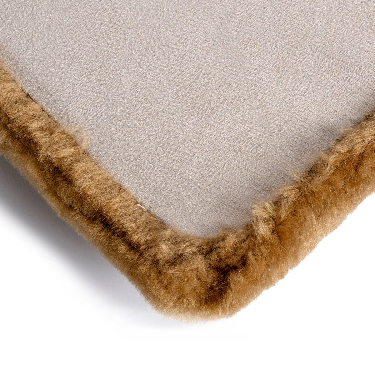 neuenschwander lammfell sitzkissen mit schaumstoff abgefüttert 38x38 camel caramel Rückseite